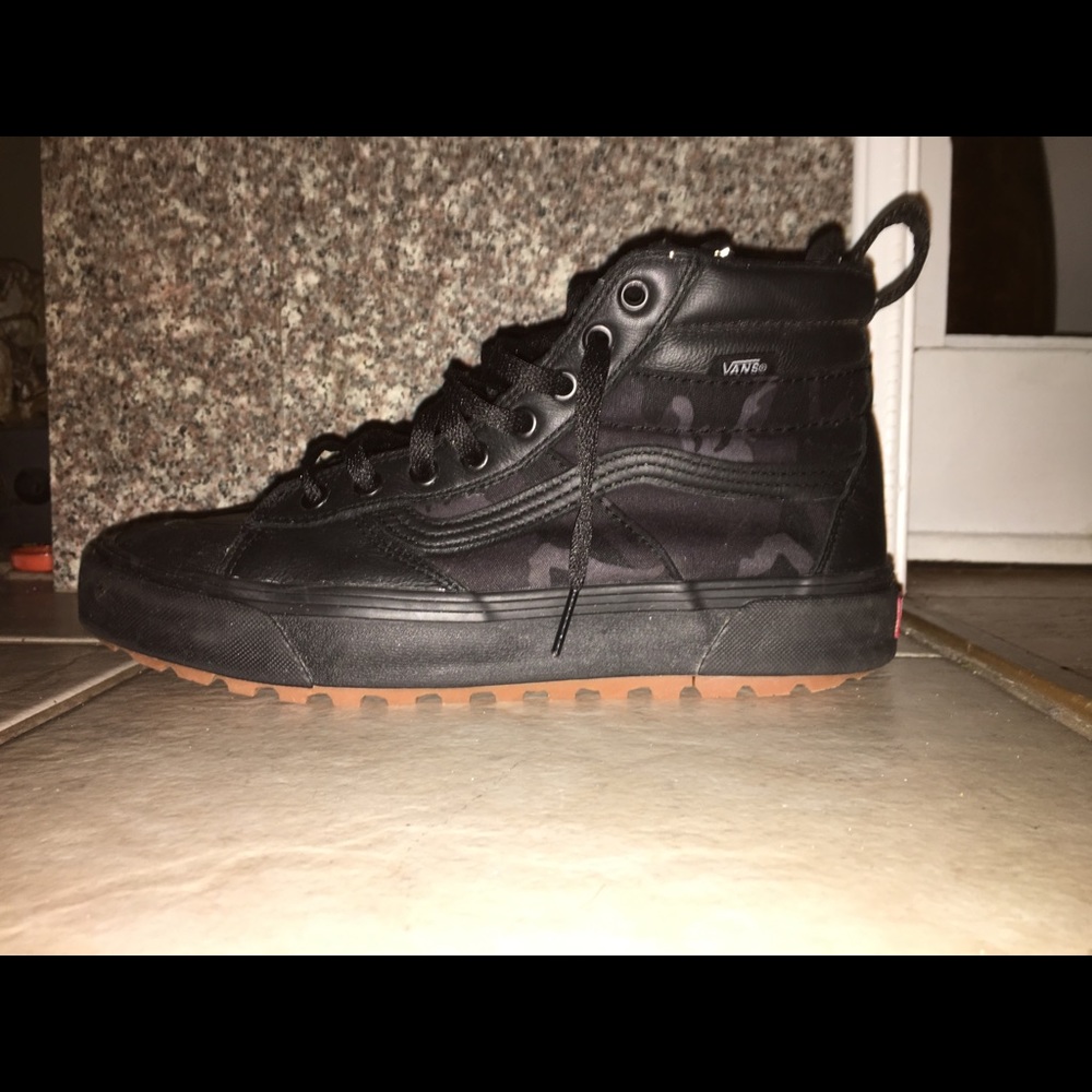 Men’s size 9 black vans